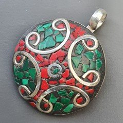 Ciondolo in Ottone Argentato Stile Etnico Simbolico Tibetano con Colori Tradizionali 1pz
