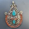Ciondolo in Ottone Argentato Stile Etnico Simbolico Tibetano con Colori Tradizionali 1pz