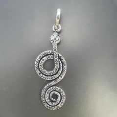 Ciondolo in Ottone Argentato a Forma di Serpente Lavoro Inciso Stile Etnico 20x53mm Mod. B8 1pz