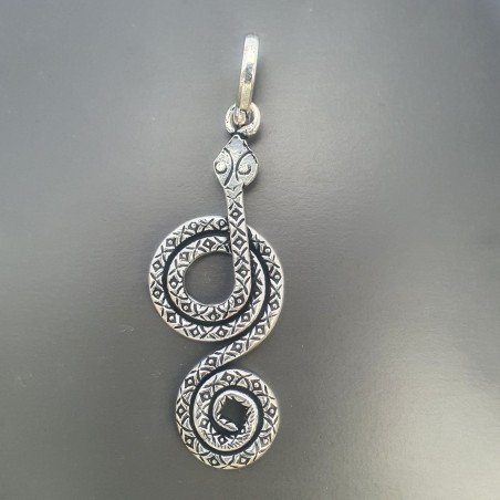 Ciondolo in Ottone Argentato a Forma di Serpente Lavoro Inciso Stile Etnico 20x53mm Mod. B8 1pz