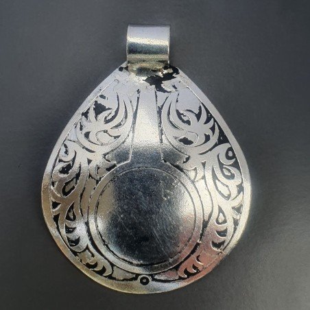 Ciondolo in Ottone Argentato a Forma di Goccia Lavoro Inciso Stile Etnico 35x45mm Mod. B15 1pz