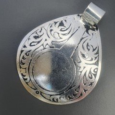 Ciondolo in Ottone Argentato a Forma di Goccia Lavoro Inciso Stile Etnico 35x45mm Mod. B15 1pz