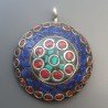 Ciondolo in Ottone Argentato Stile Etnico Simbolico Tibetano con Colori Tradizionali 1pz
