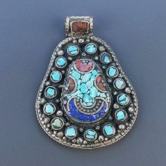 Ciondolo in Ottone Argentato Stile Etnico Simbolico Tibetano con Colori Tradizionali 1pz