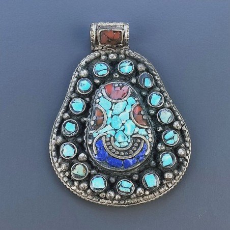 Ciondolo in Ottone Argentato Stile Etnico Simbolico Tibetano con Colori Tradizionali 1pz