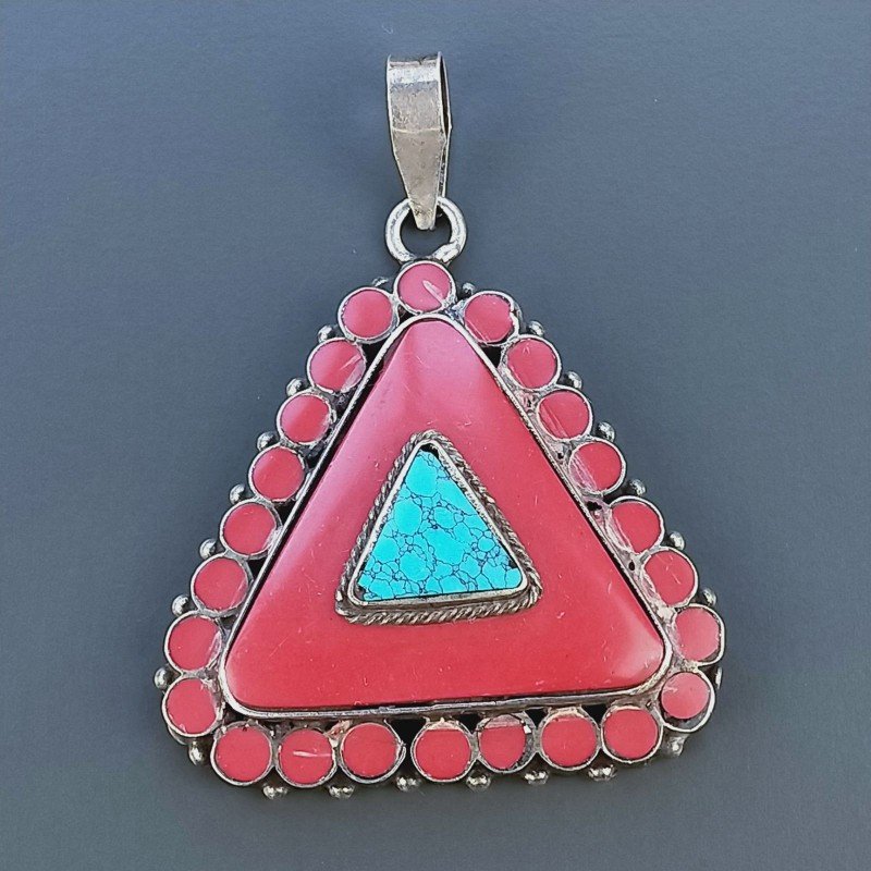 Ciondolo in Ottone Argentato Stile Etnico Simbolico Tibetano con Colori Tradizionali 1pz