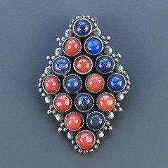 Ciondolo in Ottone Argentato Stile Etnico Simbolico Tibetano con Colori Tradizionali 1pz