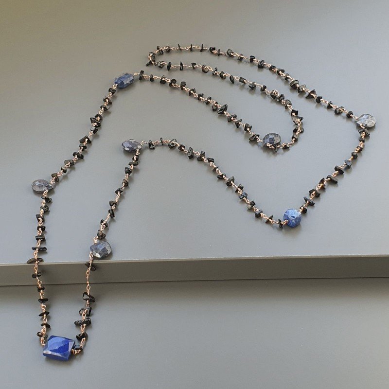 Collana A Nodo Orafo Rosato Con Onice Nera E Lapis Lazuli Collana A Nodo Orafo Rosato Con Onice Nera E Lapis Lazuli