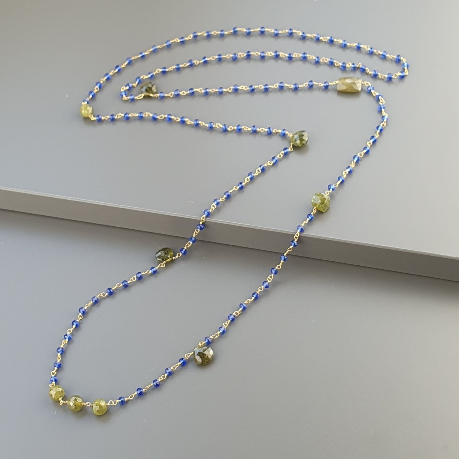 Collana A Nodo Orafo Dorato Con Cristallo Blu E Peridoto