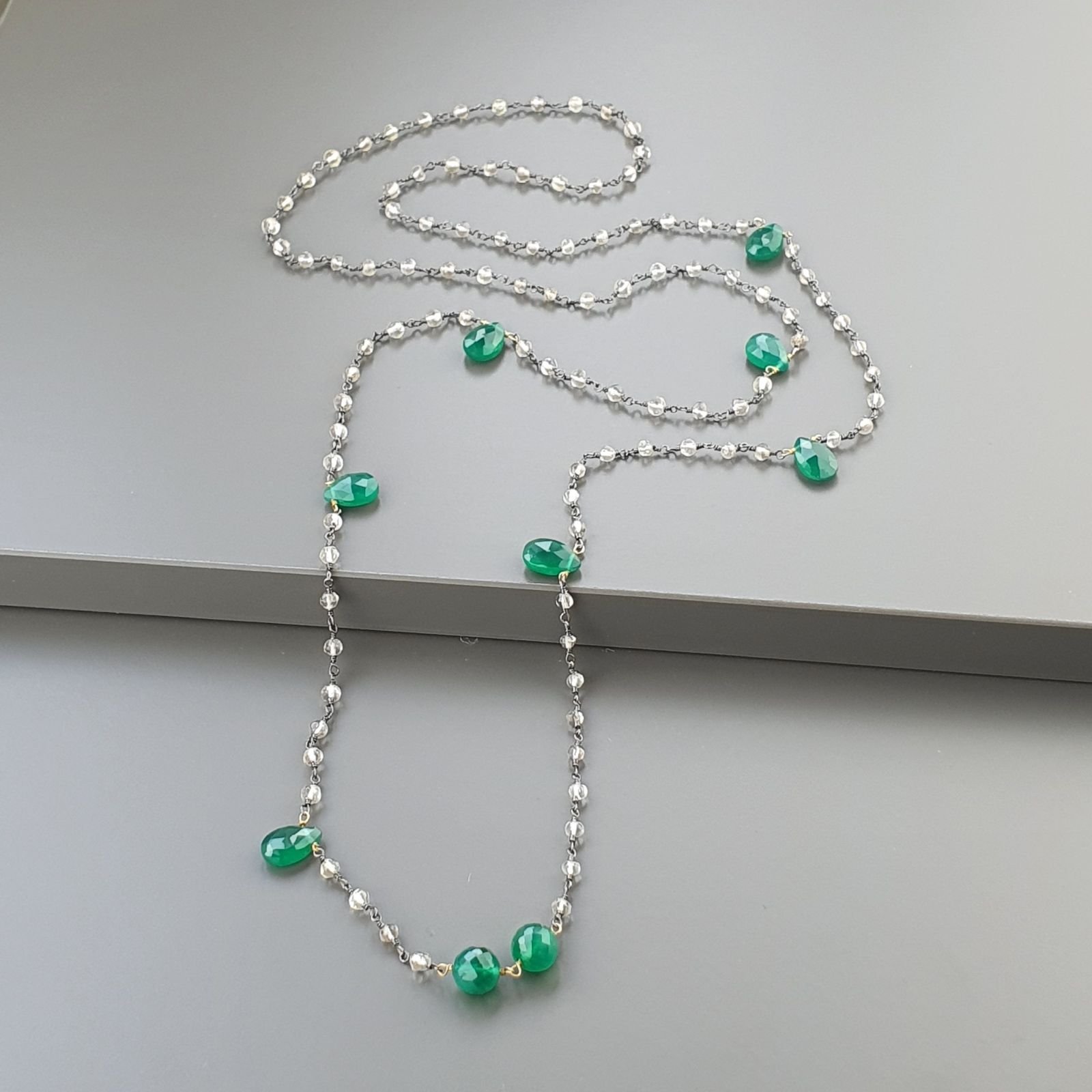 Collana A Nodo Orafo Brunito Con Cristallo Di Rocca E Onice Verde