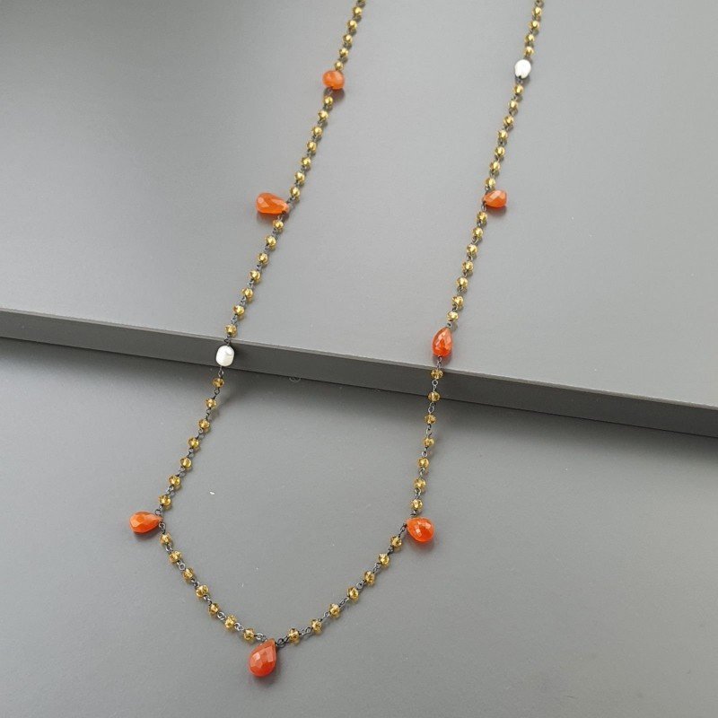 Collana A Nodo Orafo Brunito Con Cristallo Giallo Corniola E Perle Di Fiume