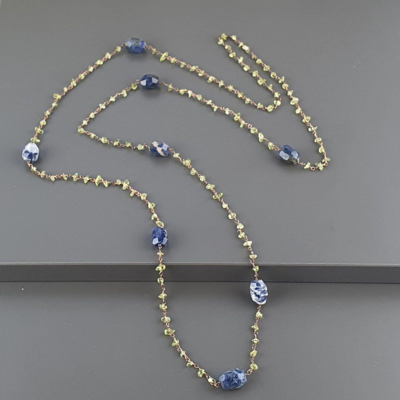 Collana A Nodo Orafo Rosato Con Peridoto E Sodalite