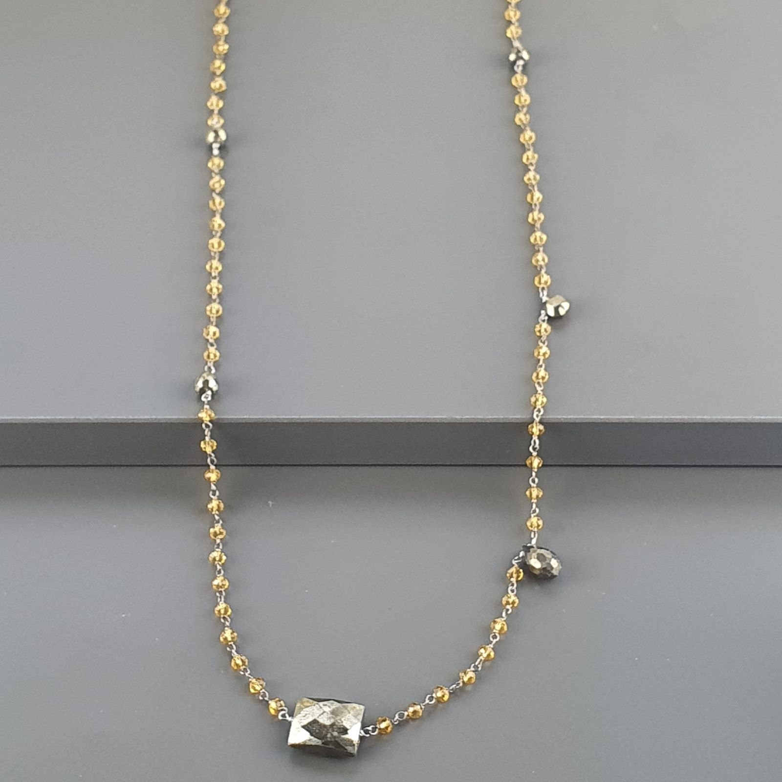 Collana A Nodo Orafo Argentato Con Cristallo Giallo E Pirite Naturale
