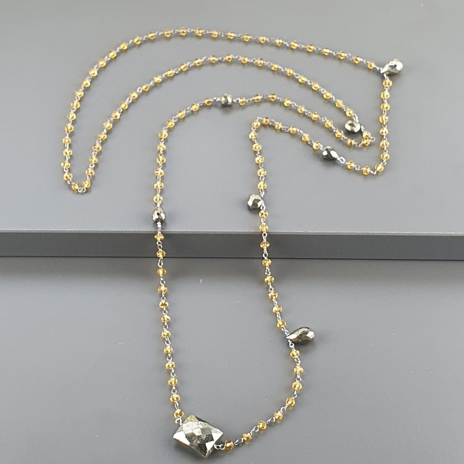 Collana A Nodo Orafo Argentato Con Cristallo Giallo E Pirite Naturale