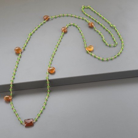 Collana A Nodo Orafo Rosato Con Cristallo Verde E Calcedonio Giallo Marrone