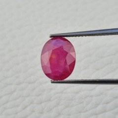 Rubino Naturale Trattato Taglio Ovale Sfaccettata Fatto a Mano 11x9x4mm 3,15 Carati 1pz