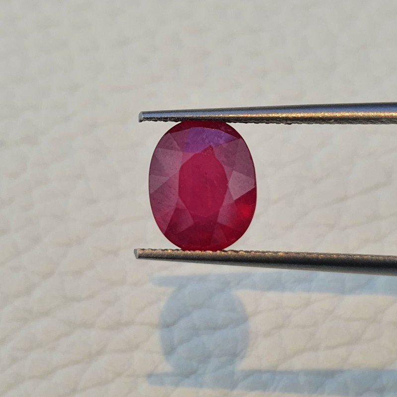 Rubino Naturale Trattato Taglio Ovale Sfaccettata Fatto a Mano 08x10mm 3,80 Carati 1pz