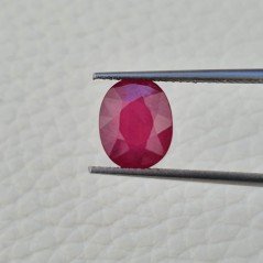 Rubino Naturale Trattato Taglio Ovale Sfaccettata Fatto a Mano 08x10mm 3,80 Carati 1pz