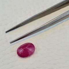Rubino Naturale Trattato Taglio Ovale Sfaccettata Fatto a Mano 08x11mm 3,70 Carati 1pz