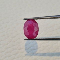Rubino Naturale Trattato Taglio Ovale Sfaccettata Fatto a Mano 08x11mm 3,70 Carati 1pz