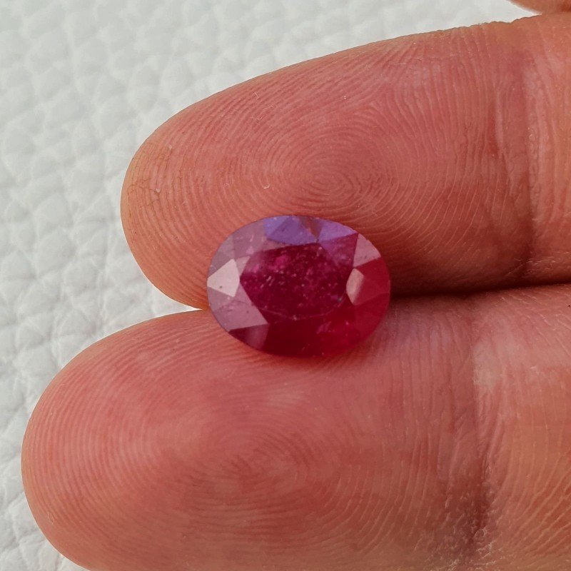 Rubino Naturale Trattato Taglio Ovale Sfaccettata Taglio a Mano 08x11mm 4,05 Carati 1pz