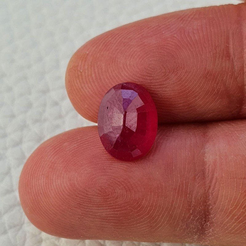 Rubino Naturale Trattato Taglio Ovale Sfaccettata Taglio a Mano 08x11mm 4,05 Carati 1pz
