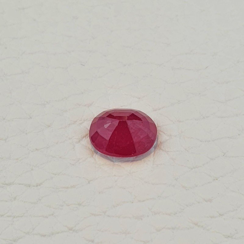 Rubino Naturale Trattato, Taglio Ovale Sfaccettato a Mano, 08x10 mm, 4,25 ct