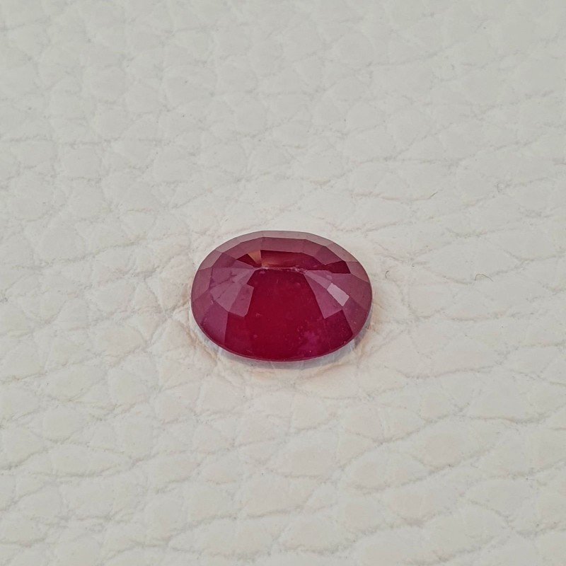 Rubino Naturale Trattato Taglio Ovale Sfaccettata Fatto a Mano 09x12mm 5,45 Carati 1pz