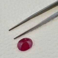 Rubino Naturale Trattato Taglio Ovale Sfaccettata Fatto a Mano 09x12mm 5,45 Carati 1pz