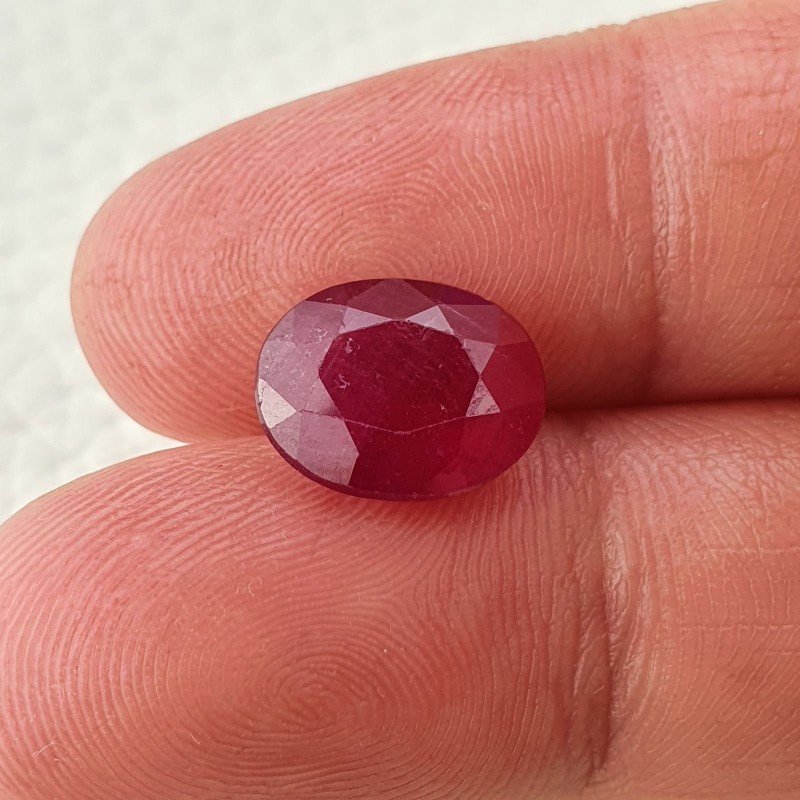 Rubino Naturale Trattato Taglio Ovale Sfaccettata Fatto a Mano 09x12mm 5,45 Carati 1pz