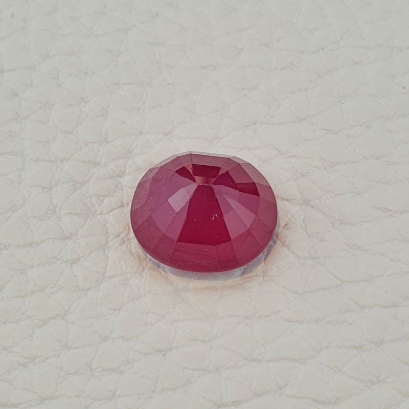 Rubino Naturale Trattato, Taglio Ovale Sfaccettato a Mano, 12x14 mm, 12,40 ct