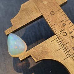 Opale Etiope 'Welo' Naturale Forma Goccia Piatto Cabochon Liscio Fatto a Mano 11x8x7mm 2,35 Carati 1pz