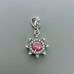Ciondolo Di Argento 925 con Radice di Rubino Tondo e Zirconi Stile Etnico