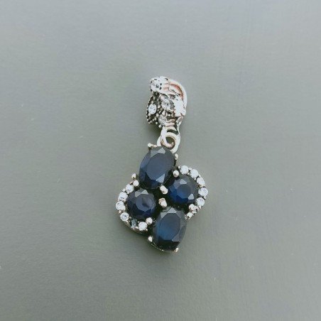 Ciondolo Di Argento 925 con Radice di Zaffiro Ovale-Tondo e Zirconi Stile Etnico