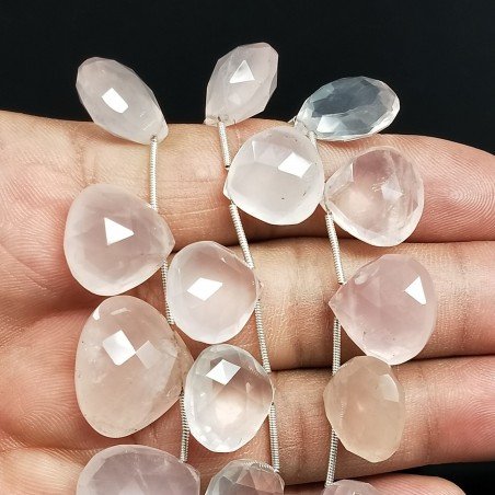 Quarzo Rosa Naturale Perline Forma Cuore Piatto Sfaccettato a Mano Foro Laterale