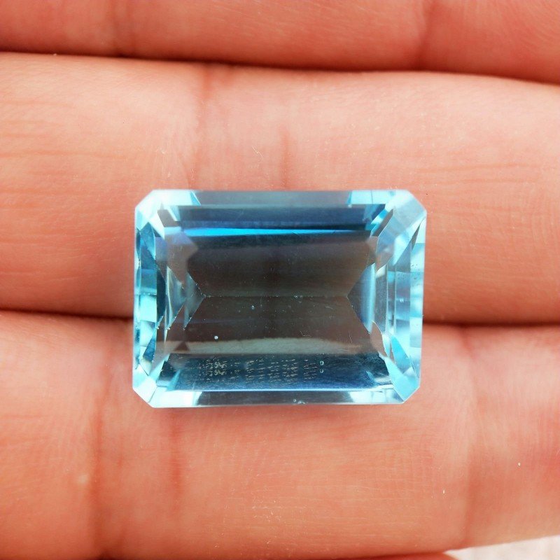 Acquamarina Idrotermale Taglio Smeraldo Ottagono Sfaccettata a Mano Gemma Sciolta 20X15X9mm 20,45 Carati 1pz