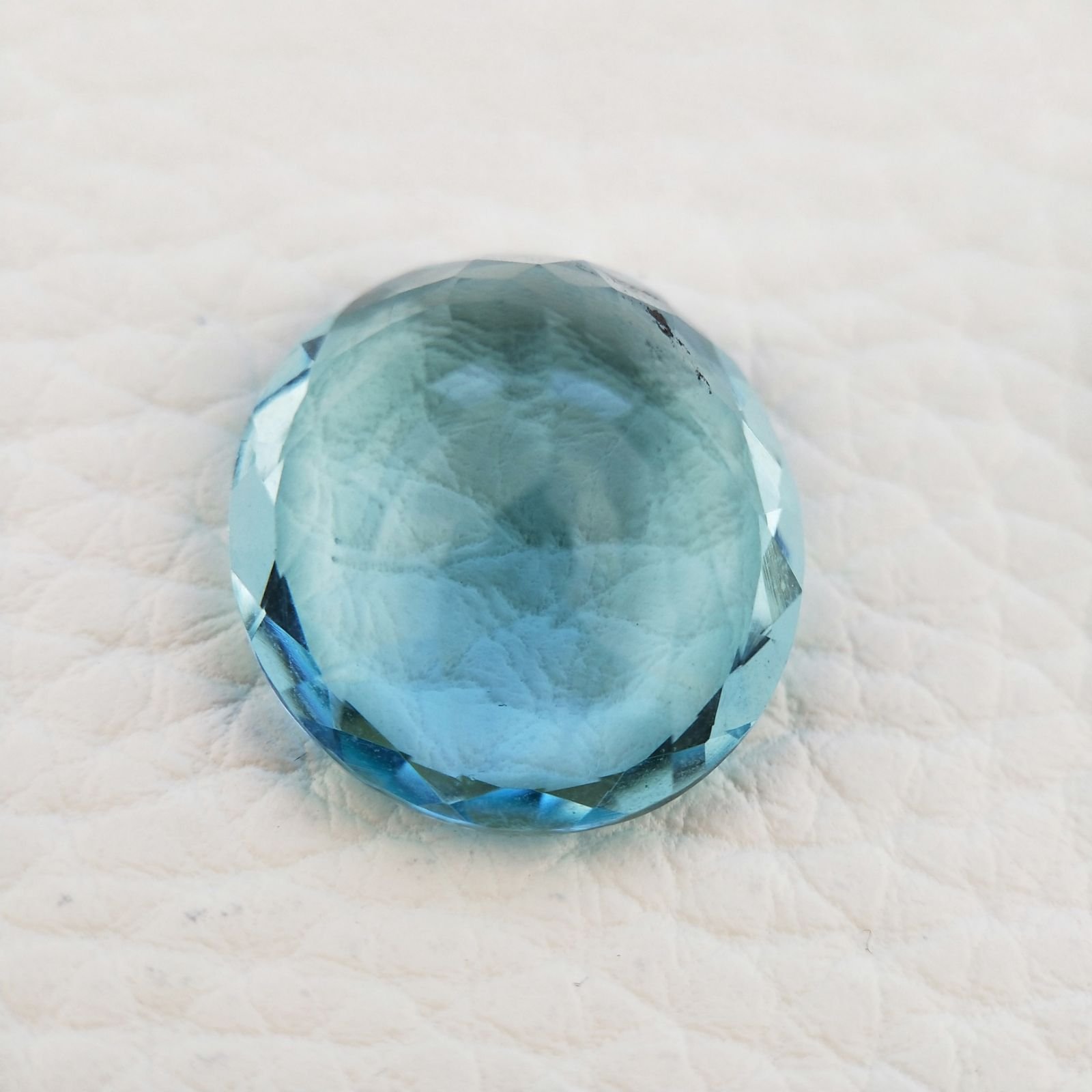 Acquamarina Idrotermale Taglio Ovale Sfaccettata a Mano Gemma Sciolta 19X17X10mm 18,20 Carati 1pz