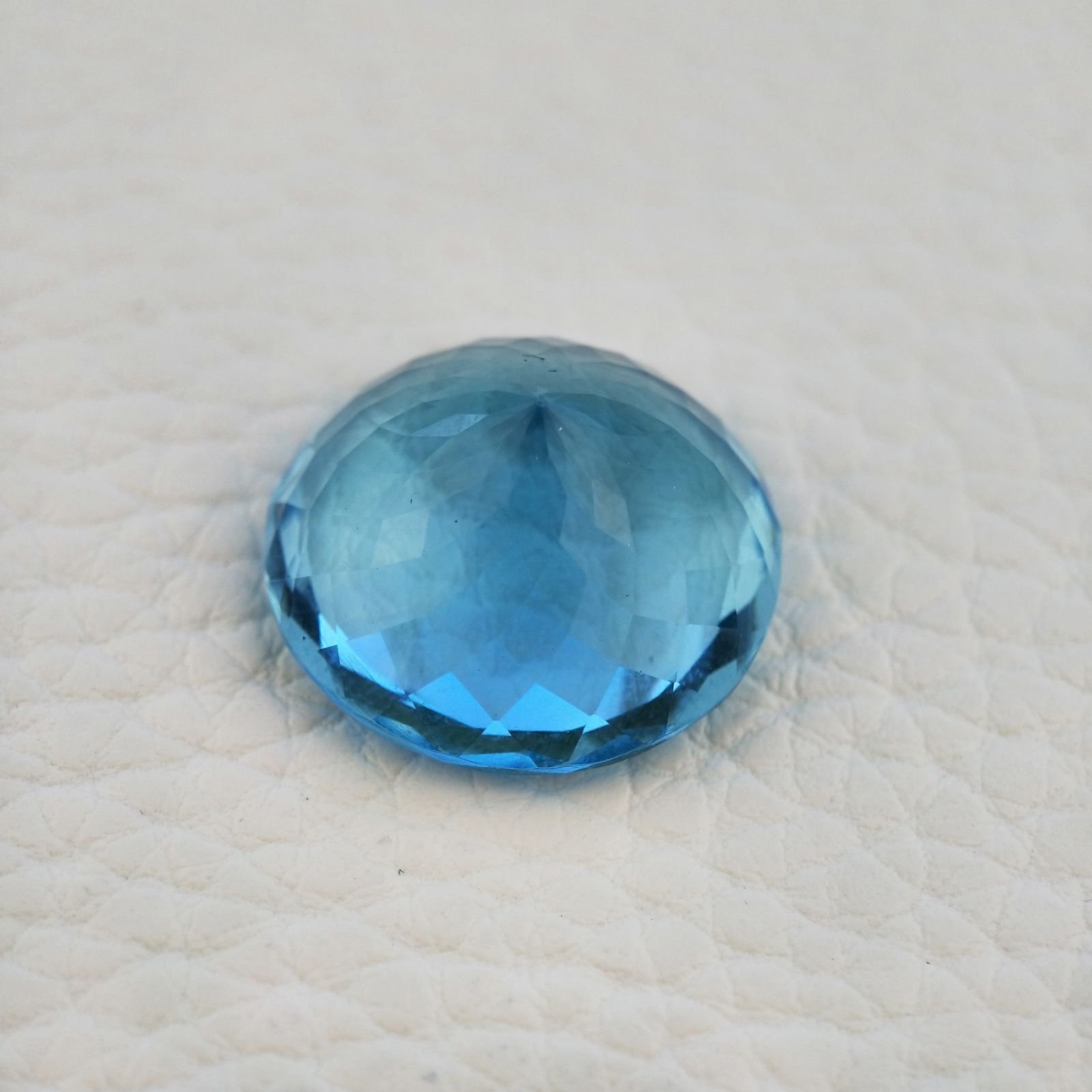 Acquamarina Idrotermale Taglio Tondo Sfaccettata a Mano Gemma Sciolta 20X20X11mm 23,40 Carati 1pz