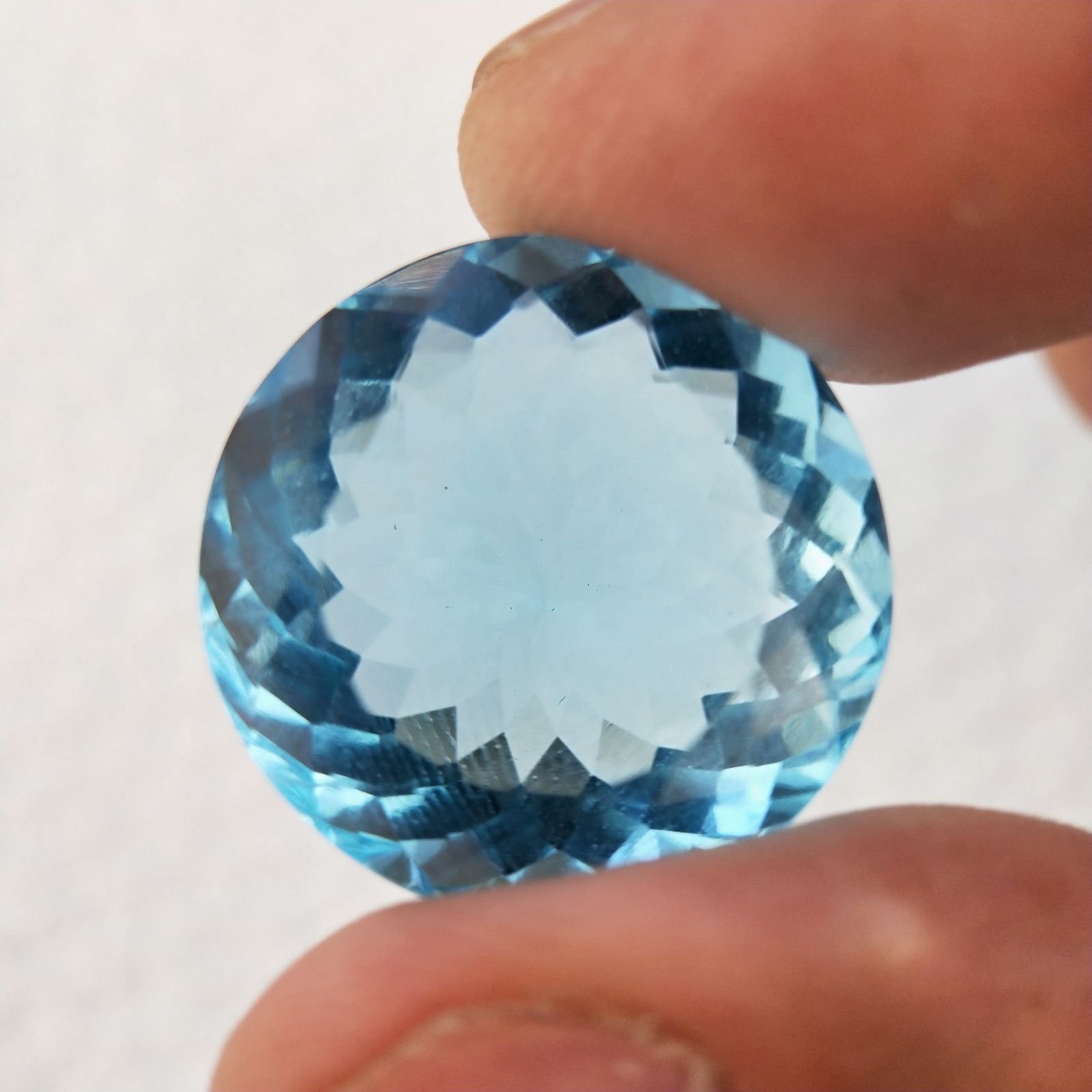 Acquamarina Idrotermale Taglio Tondo Sfaccettata a Mano Gemma Sciolta 20X20X11mm 23,40 Carati 1pz