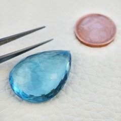 Acquamarina Idrotermale Taglio Goccia Sfaccettata a Mano Gemma Sciolta 25X18X8mm 21,65 Carati 1pz