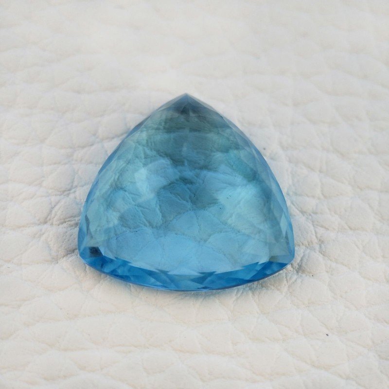 Acquamarina Idrotermale Taglio Trillione Sfaccettata a Mano Gemma Sciolta 20X20X8-9mm 18,80 Carati 1pz