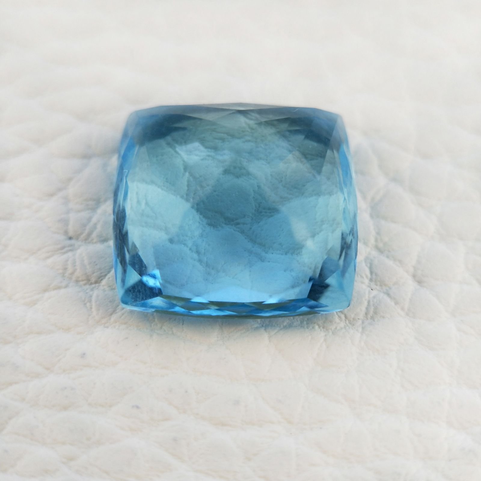 Acquamarina Idrotermale Taglio Cuscino Sfaccettata a Mano Gemma Sciolta 15X15X7-8mm 12,95 Carati 1pz