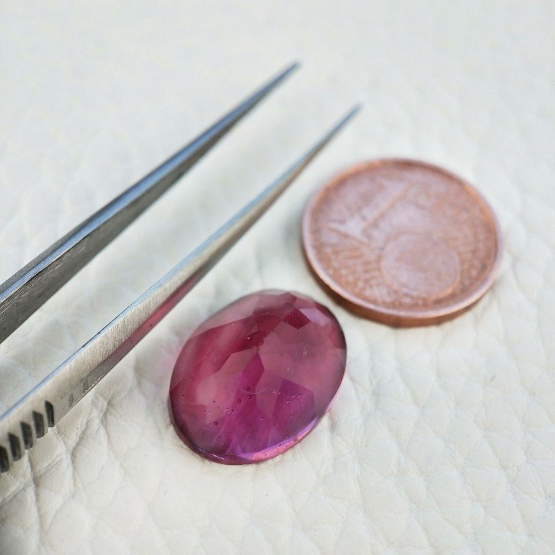 Tormalina Rubellite Idrotermale Taglio Cupola Ovale Sfaccettata a Mano Gemma Sciolta 16X12X7mm 8,10 Carati 1pz
