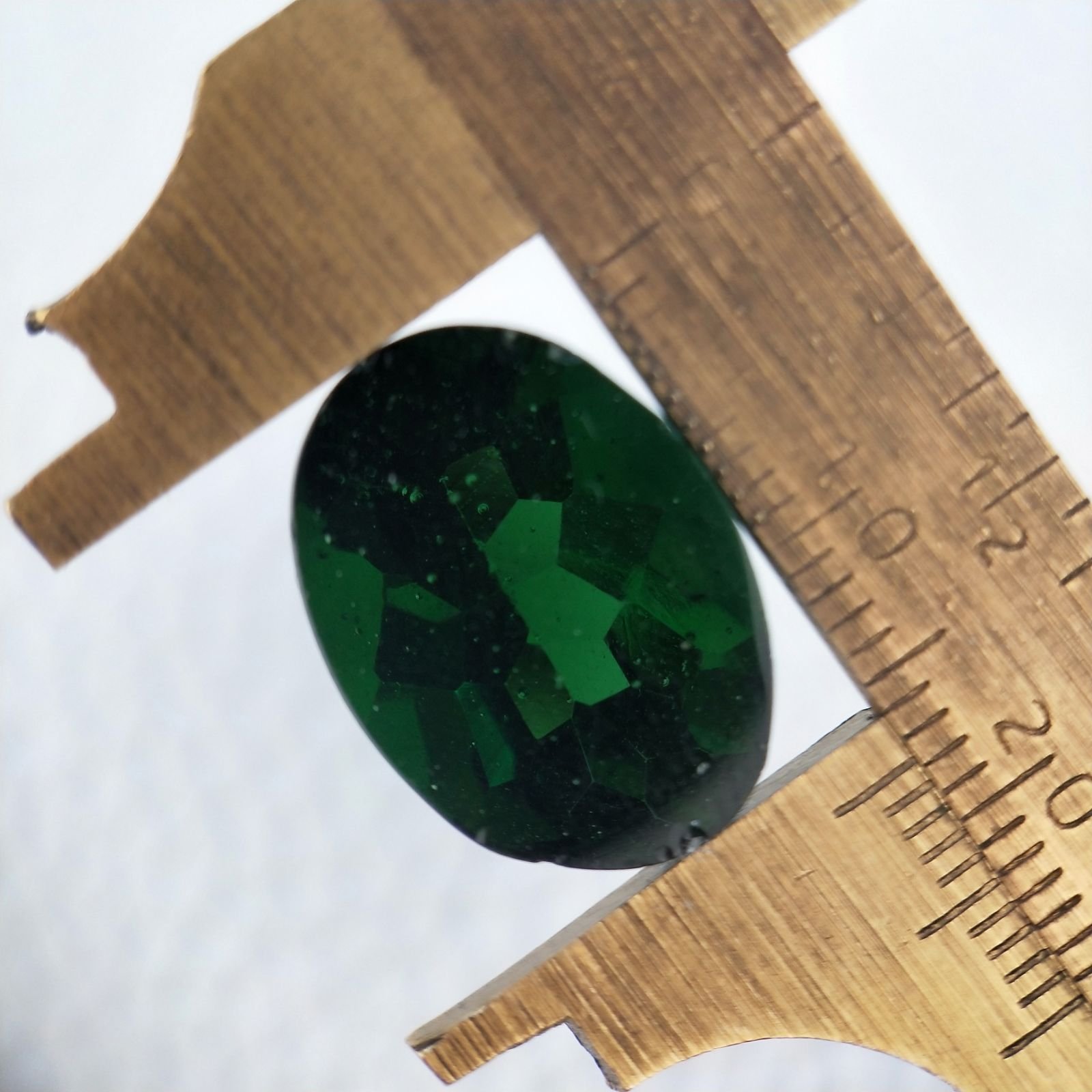 Tormalina Verde Idrotermale Taglio Cupola Ovale Sfaccettata a Mano Gemma Sciolta 17X13X10mm 11,00+ Carati 1pz