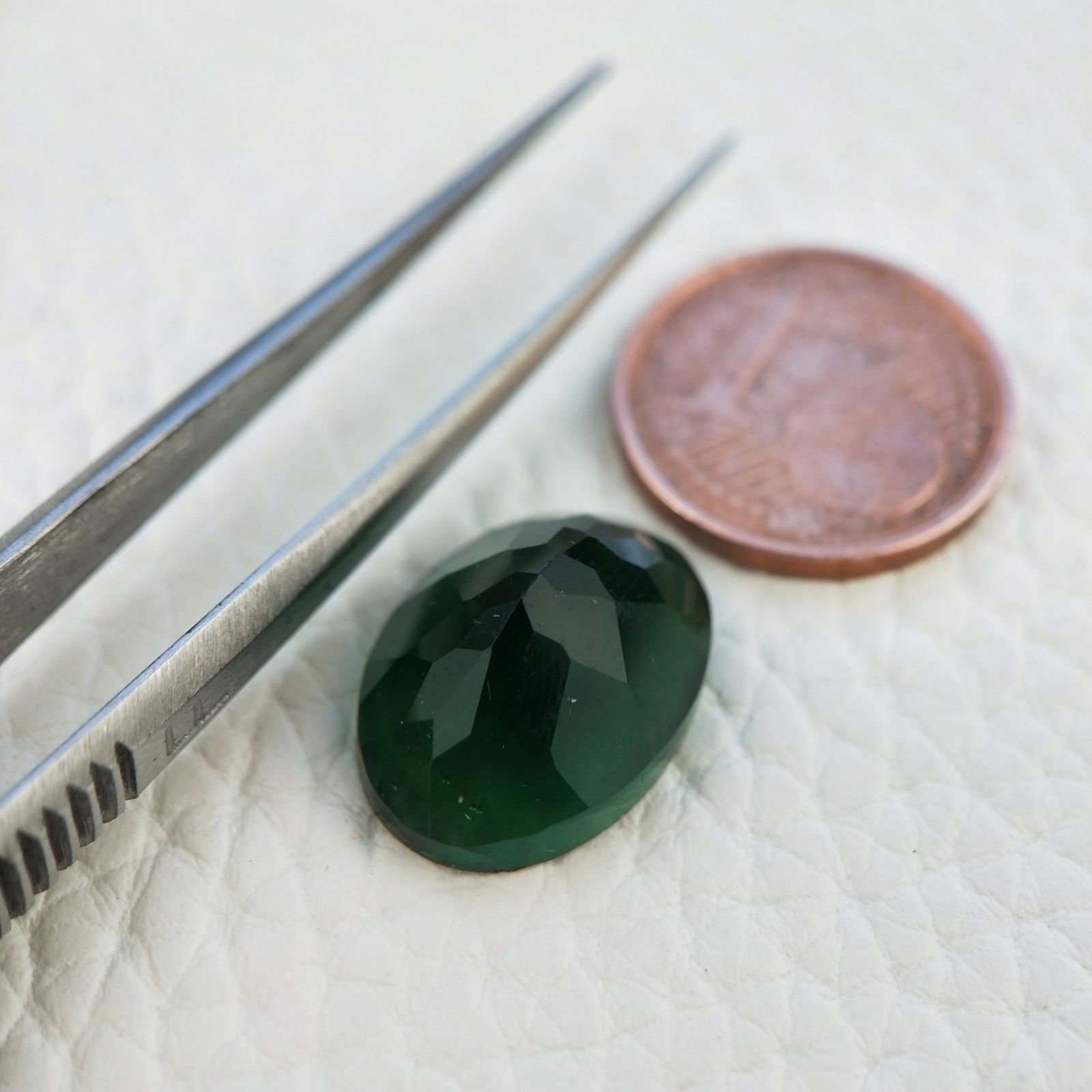 Tormalina Verde Idrotermale Taglio Cupola Ovale Sfaccettata a Mano Gemma Sciolta 16X11X8-9mm 8,80 Carati 1pz