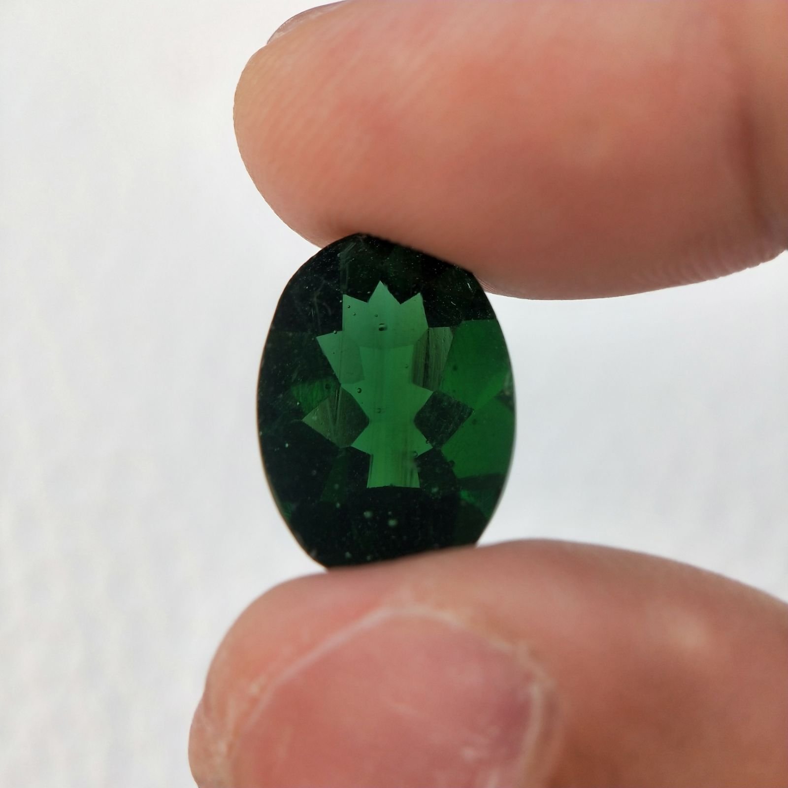 Tormalina Verde Idrotermale Taglio Cupola Ovale Sfaccettata a Mano Gemma Sciolta 16X11X8-9mm 8,80 Carati 1pz