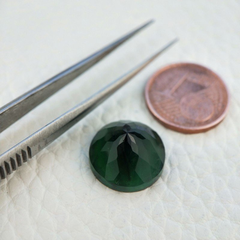 Tormalina Verde Idrotermale Taglio Cupola Tondo Sfaccettata a Mano Gemma Sciolta 13X13X8mm 8,65 Carati 1pz