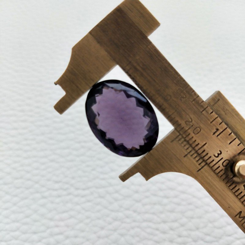 Ametista Africana Idrotermale Taglio Ovale Sfaccettata a Mano Gemma Sciolta 20X15X10mm 18,10 Carati 1pz