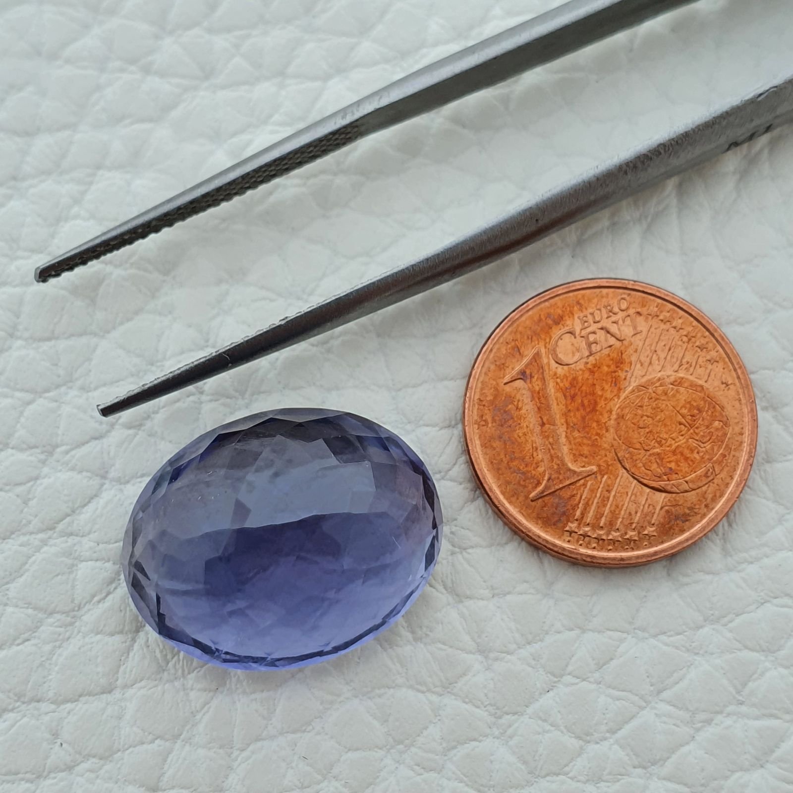 Iolite Naturale Taglio Ovale Sfaccettata Fatto a Mano Gemma Sciolta 17X14X9mm 13,50 Carati 1pz