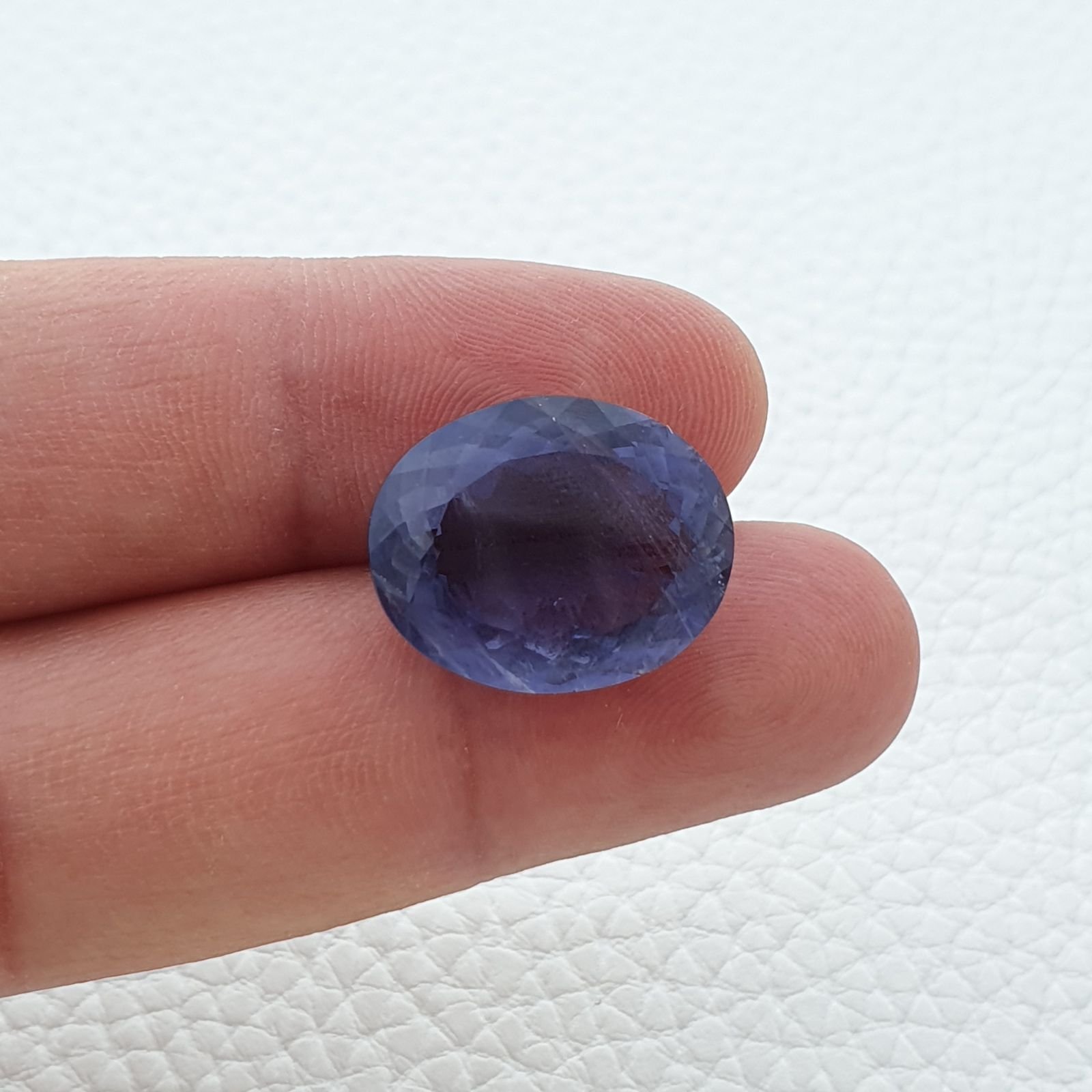 Iolite Naturale Taglio Ovale Sfaccettata Fatto a Mano Gemma Sciolta 15X19X8,70mm 15,15 Carati 1pz